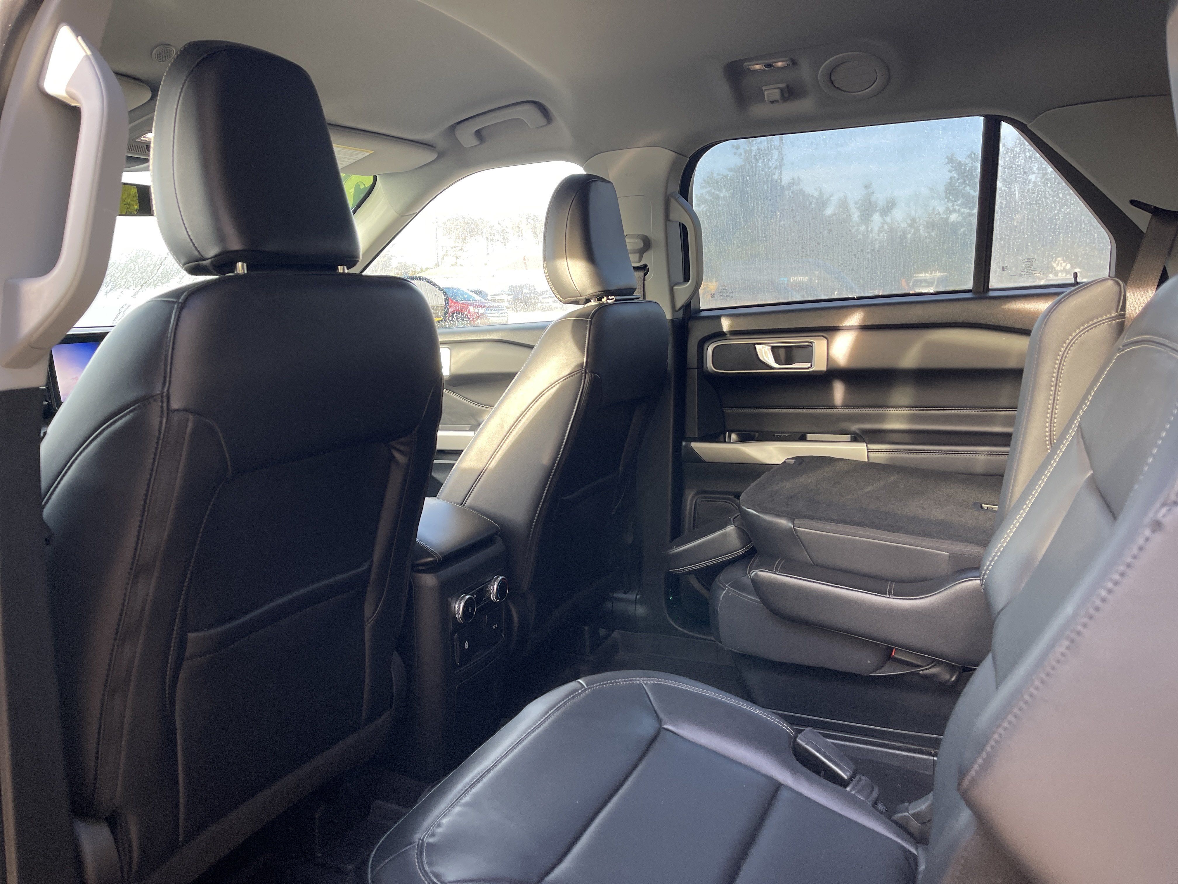 Used 2023 Ford Explorer XLT w/ Equipment Group 202A AWD/4WD image 11