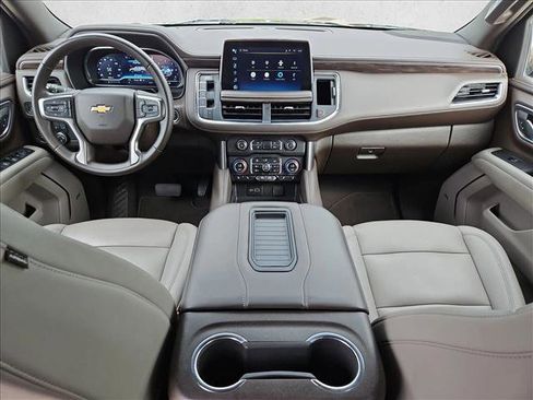 Used 2024 Chevrolet Suburban LT AWD/4WD image 18