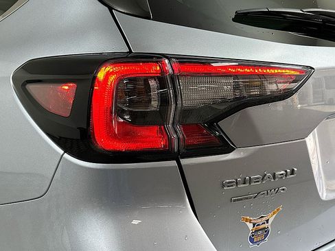 Used 2022 Subaru Outback Premium image 34