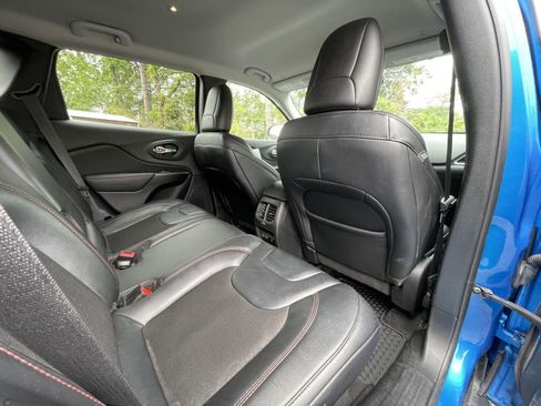Used 2022 Jeep Cherokee Trailhawk w/ Sound & Nav Group AWD/4WD image 53