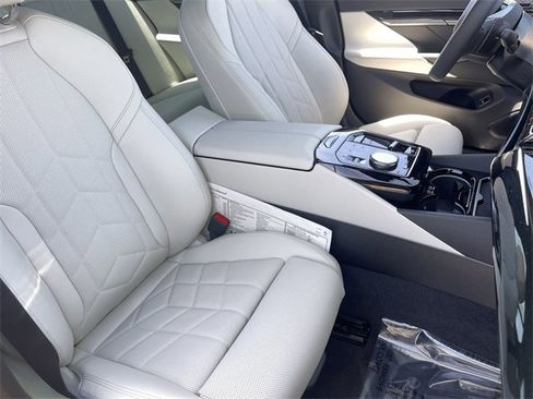 New 2025 BMW 530i image 11