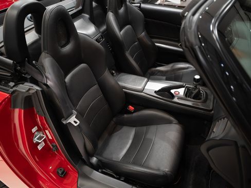 Used 2004 Honda S2000 image 25