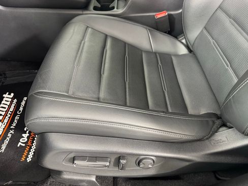 Used 2025 Honda CR-V EX-L image 11
