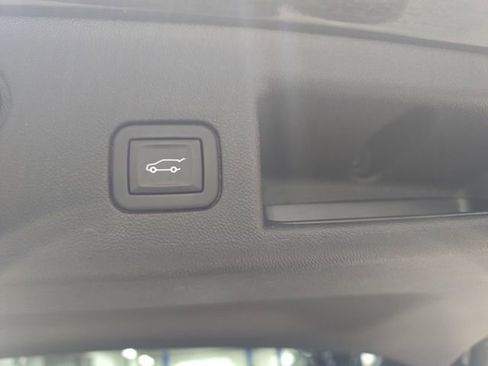 Used 2023 Chevrolet Equinox LT image 15