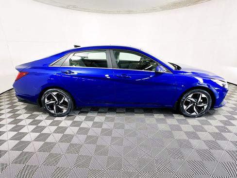 Used 2023 Hyundai Elantra Limited image 2