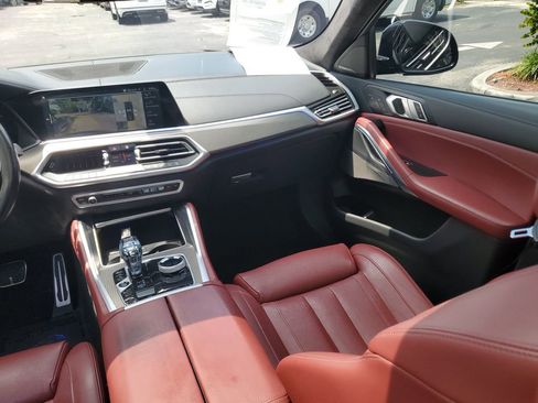 Used 2022 BMW X6 M50i w/ Executive Package AWD/4WD image 17
