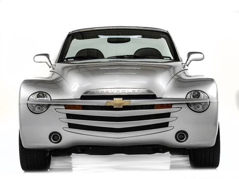 Used 2004 Chevrolet SSR w/ Preferred Equipment Group image 7