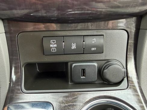 Used 2016 Buick Enclave Convenience FWD image 28