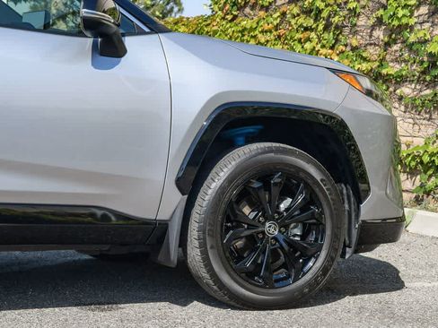 Used 2025 Toyota RAV4 XSE w/ Weather Package AWD/4WD image 11