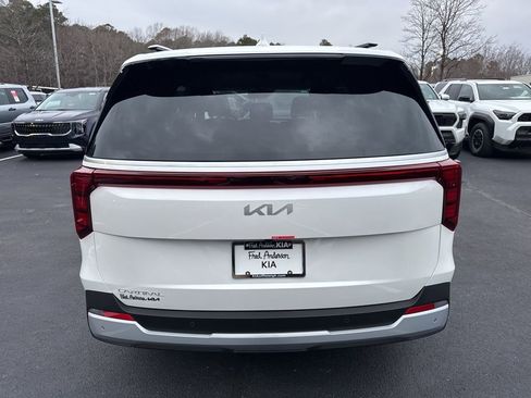 New 2026 Kia Carnival EX image 18