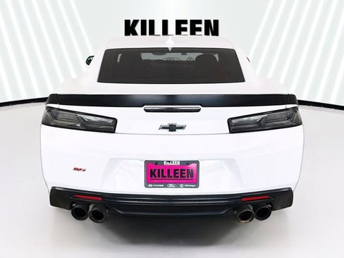 Used 2018 Chevrolet Camaro SS RWD image 6