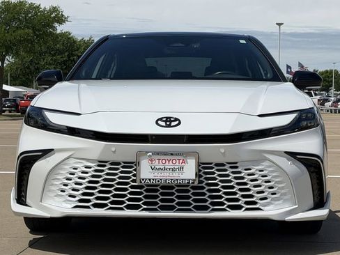 Used 2025 Toyota Camry XSE w/ Premium Plus Package image 8