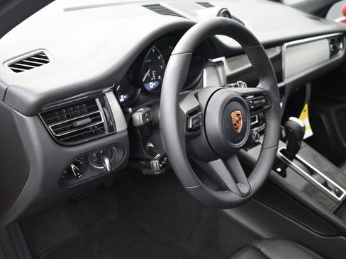 New 2026 Porsche Macan image 5
