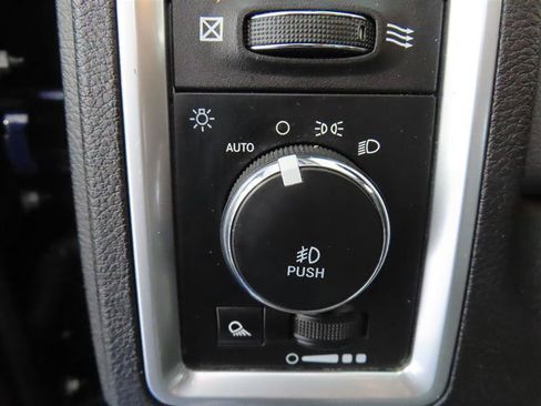 Used 2019 RAM 1500 Big Horn AWD/4WD image 18