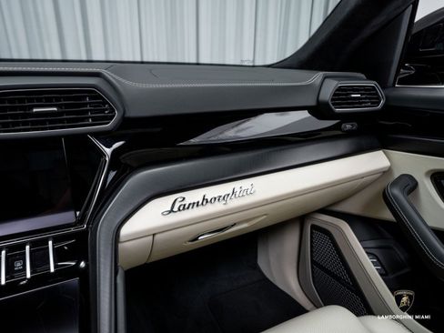 Used 2022 Lamborghini Urus image 28