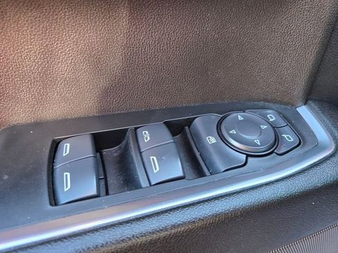 Used 2025 Chevrolet Silverado 1500 LT AWD/4WD image 34
