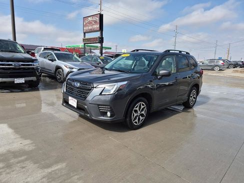 Used 2023 Subaru Forester Premium w/ Popular Package #1 AWD/4WD image 2