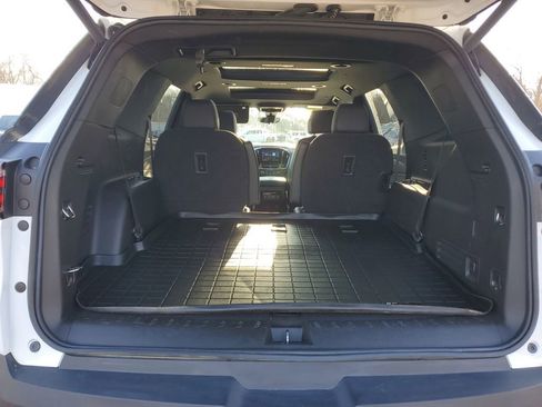 Used 2023 Chevrolet Traverse RS image 8