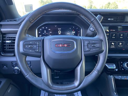 Used 2024 GMC Sierra 2500 AT4 w/ AT4 Preferred Package image 20