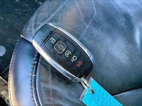 Used 2017 Lincoln MKC Select w/ Select Plus Package image 11