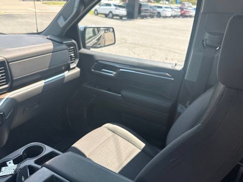Used 2023 Chevrolet Silverado 1500 LT AWD/4WD image 14