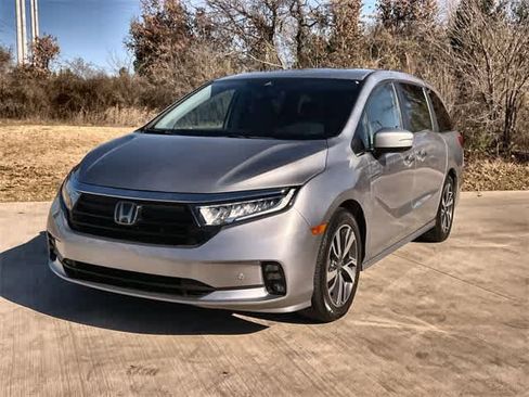 Certified 2023 Honda Odyssey Touring image 2