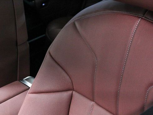 New 2026 BMW 750e xDrive w/ Executive Package image 25