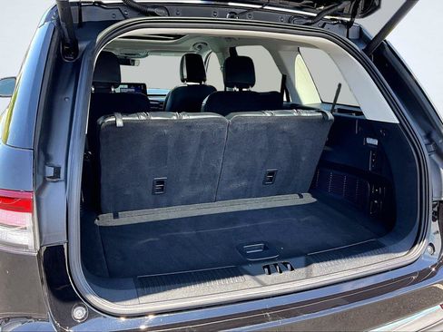 Used 2025 Lincoln Aviator AWD image 5