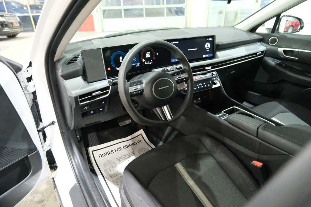 Used 2025 Hyundai Sonata SEL FWD image 15