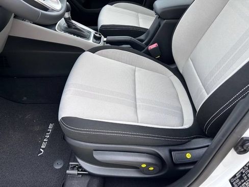 New 2026 Hyundai Venue SEL FWD image 18
