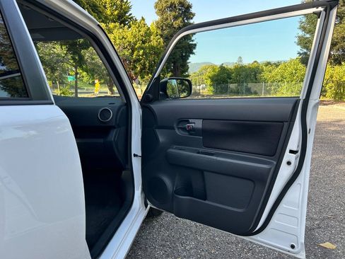 Used 2008 Scion xB FWD image 30