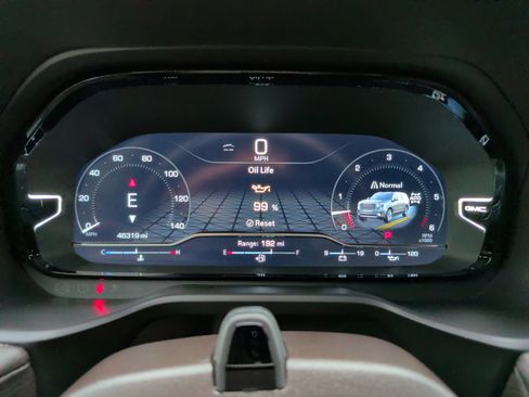 Used 2024 GMC Yukon Denali w/ Advanced Technology Package image 16