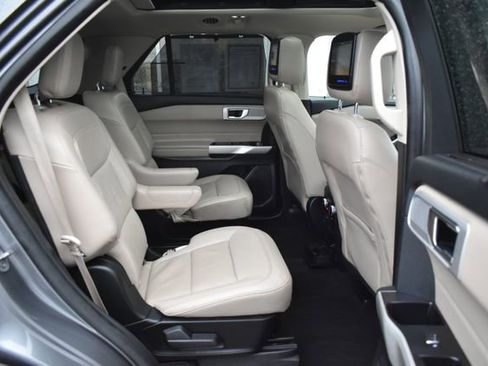Used 2022 Ford Explorer Limited image 50
