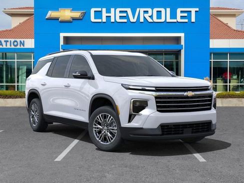 New 2025 Chevrolet Traverse LT w/ Driver Confidence Package image 7