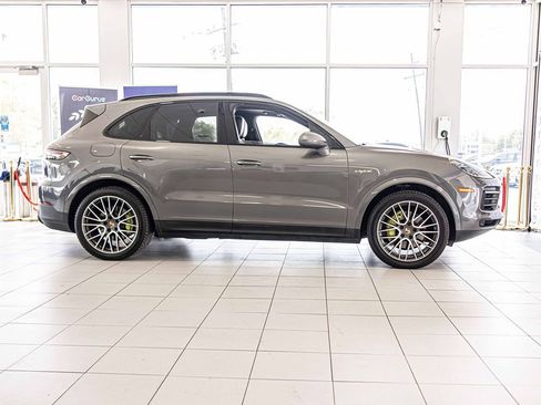 Used 2021 Porsche Cayenne E-Hybrid image 11