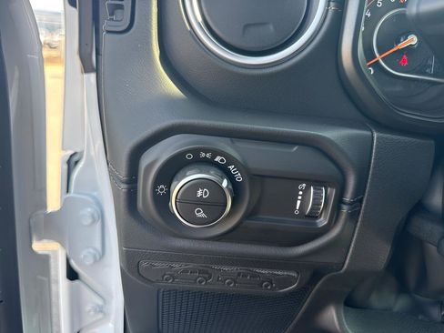New 2026 Jeep Gladiator Sport AWD/4WD image 17