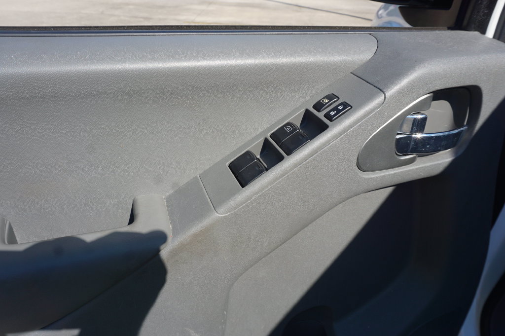 Used 2018 Nissan Frontier SV w/ Value Truck Package RWD image 3