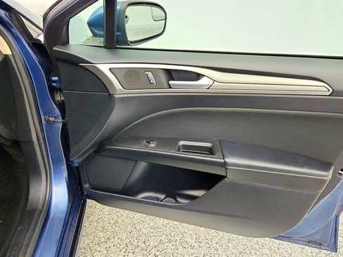 Used 2018 Ford Fusion SE image 24