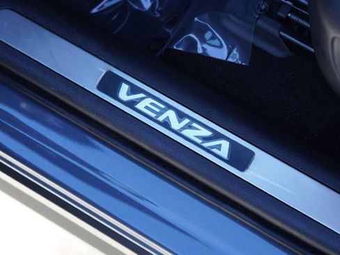 Certified 2024 Toyota Venza XLE image 42