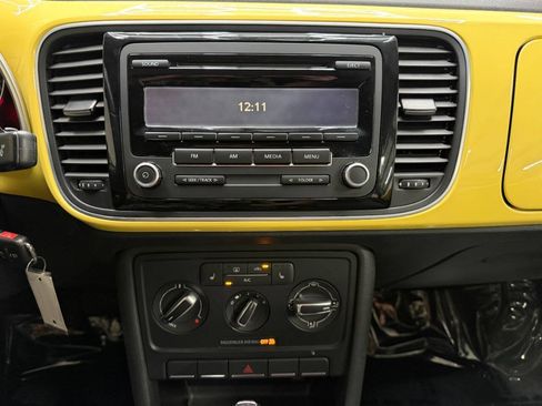Used 2014 Volkswagen Beetle 2.5 FWD image 22