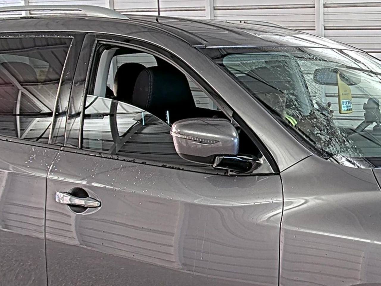 Used 2018 Nissan Pathfinder SV FWD image 20