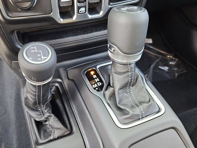 New 2026 Jeep Wrangler Unlimited Sahara AWD/4WD image 16