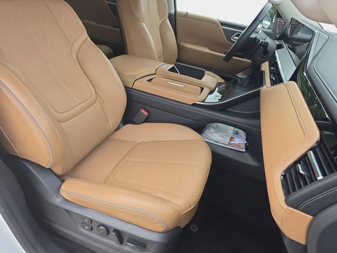 Certified 2025 INFINITI QX80 Sensory AWD/4WD image 10