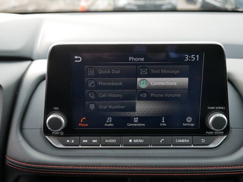 Certified 2025 Nissan Rogue SV image 30