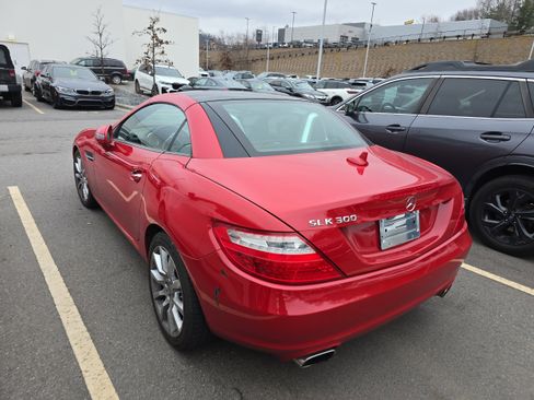 Used 2016 Mercedes-Benz SLK 300 image 3