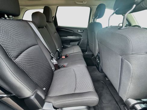 Used 2019 Dodge Journey SE w/ Connectivity Group FWD image 25