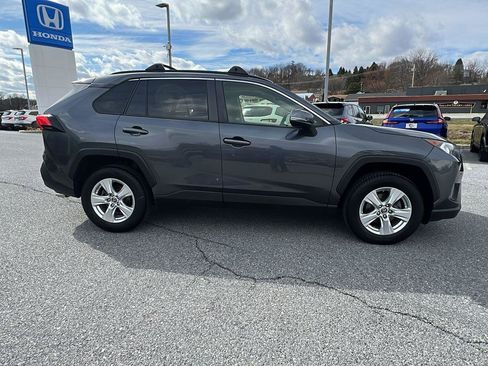 Used 2019 Toyota RAV4 XLE w/ Convenience Package image 3