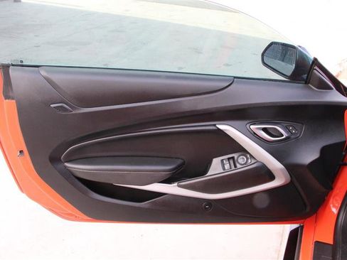 Used 2020 Chevrolet Camaro SS RWD image 13