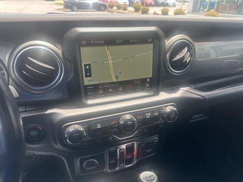 Used 2020 Jeep Wrangler Unlimited Sahara AWD/4WD image 37