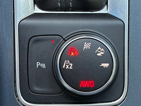 Used 2019 Chevrolet Blazer LT w/ Sun and Wheels Package AWD/4WD image 28